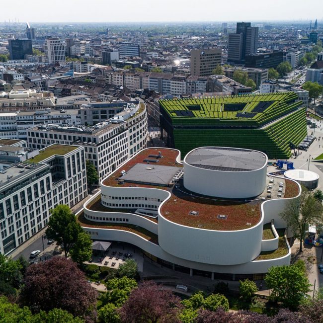 schauspielhaus düsseldorf dachbegruenung leonhards referenz projekt